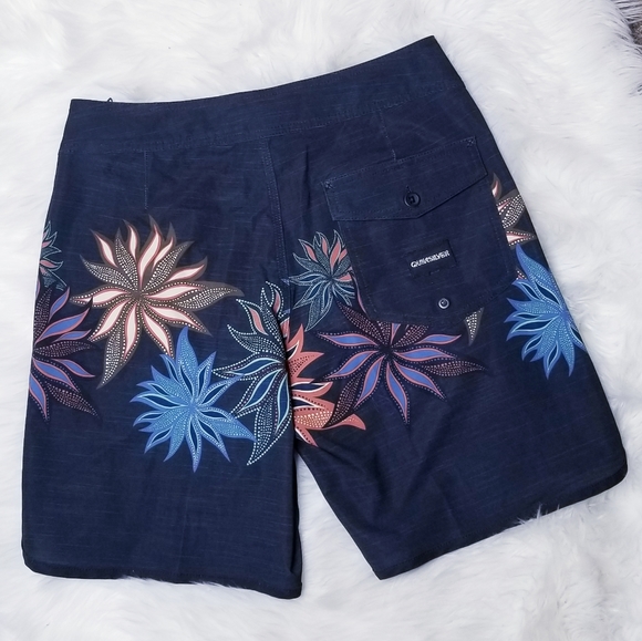 Quicksilver 4Way Stretch Board Shorts - Picture 3 of 8